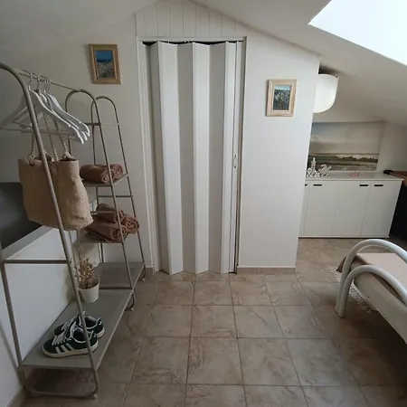 Helena Apartament *